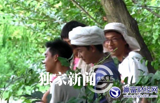 �º���Ʋ������Ϸ��װ������Ů�Ƴ��ֺǺ�(6)